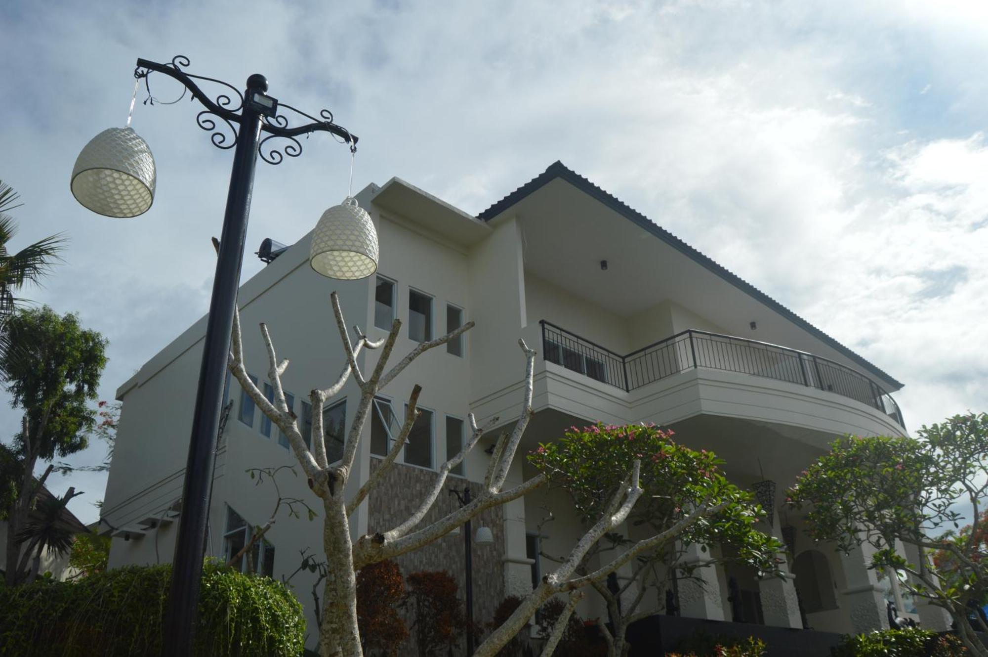 Flamingo Aquila Hotel Badung  Buitenkant foto